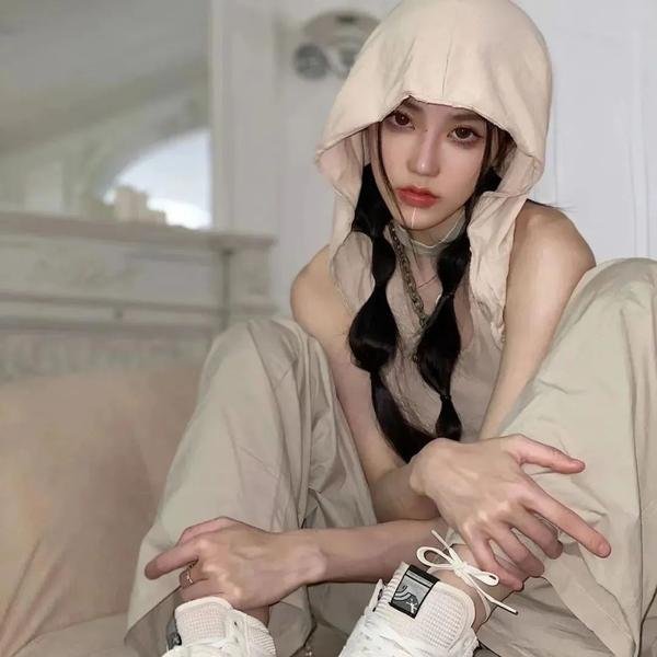 背鸭子的男孩